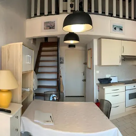 Coastal Oasis: Beachfront T3 With Pool And Private Parking *